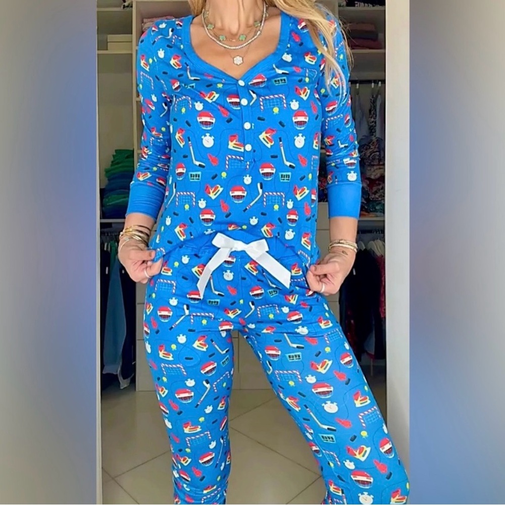 $20 (NIB) Jordann Jammie’s- (SM) Hockey Print Jogger Jammie set MSRP $48